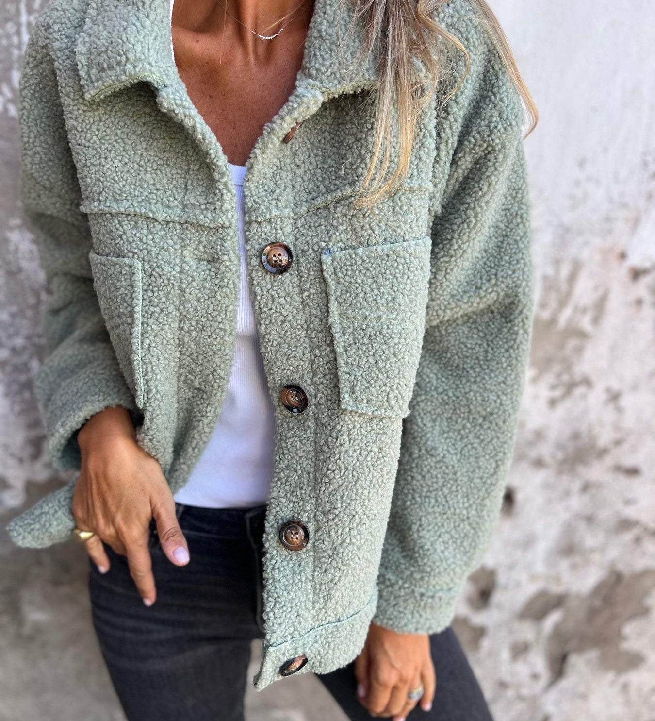 Antonia | Cosy Button-Up Jacket