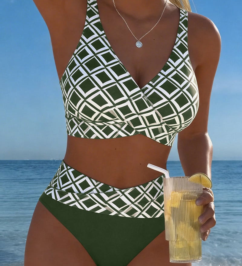 Sara - Two-Piece Bikini with Cut and Diamond Pattern Top