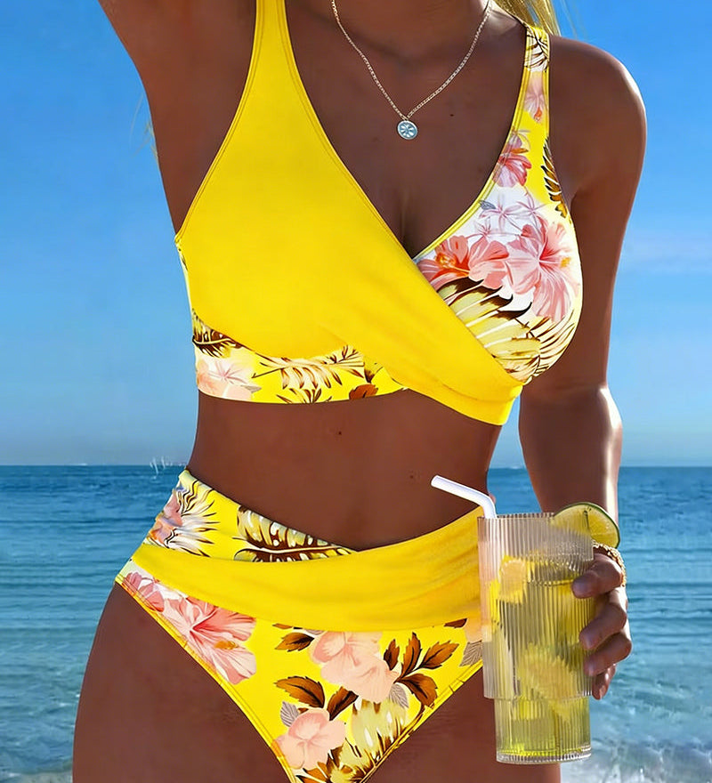 Lorena - Bikini with contrasting floral print and slit