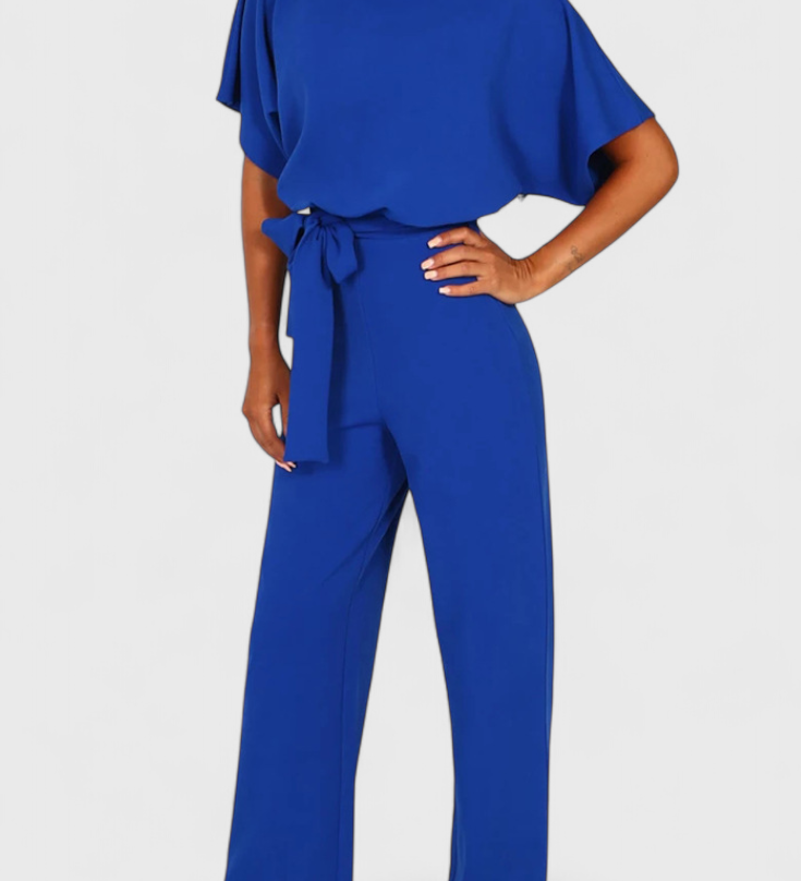 Evie Mono Chic with Fluid Silhouette