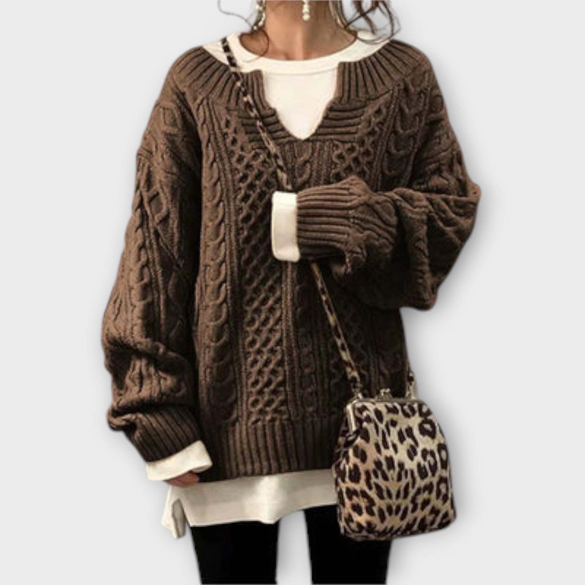 Lili - Oversized Sweater with Cable Knit Design