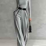 Carmen | Elegant set with contrast detail